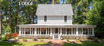 Vintage & Modern Lodge-Lake Winnipesaukee, Ski, Ice Fish, Boat, Dogs Welcome!