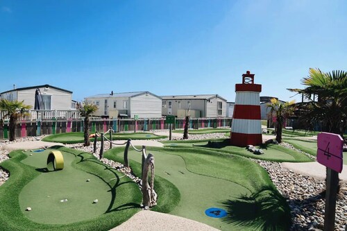 5 min walking to the beach! Cozy fully equipped Melrose Caravan, Leysdown-on-Sea