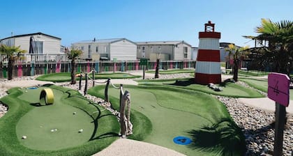 5 min walking to the beach! Cozy fully equipped Melrose Caravan, Leysdown-on-Sea