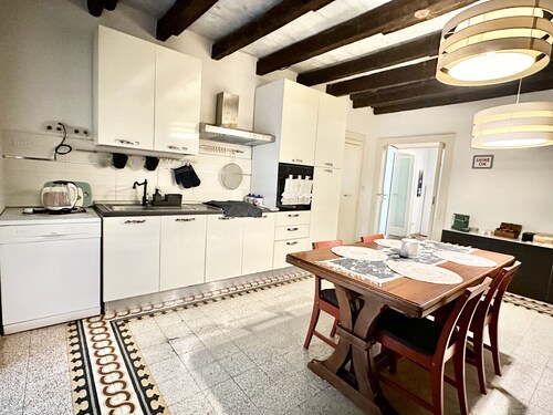 Historical 1400 Ft2 Apartment At Temple Of Apollo