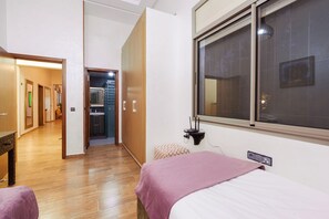 3 chambres, fer et planche à repasser, Wi-Fi, draps fournis