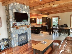 TV, fireplace