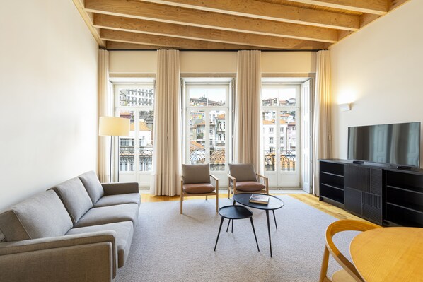 Two-bedroom Superior Apartment | Balcony - Mouzinho Village River (Porto)
