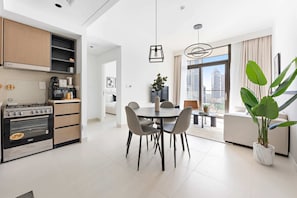 Club appartement | Dineren op de kamer