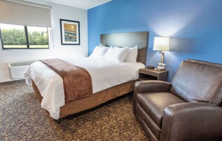 Premium bedding, pillowtop beds, desk, laptop workspace