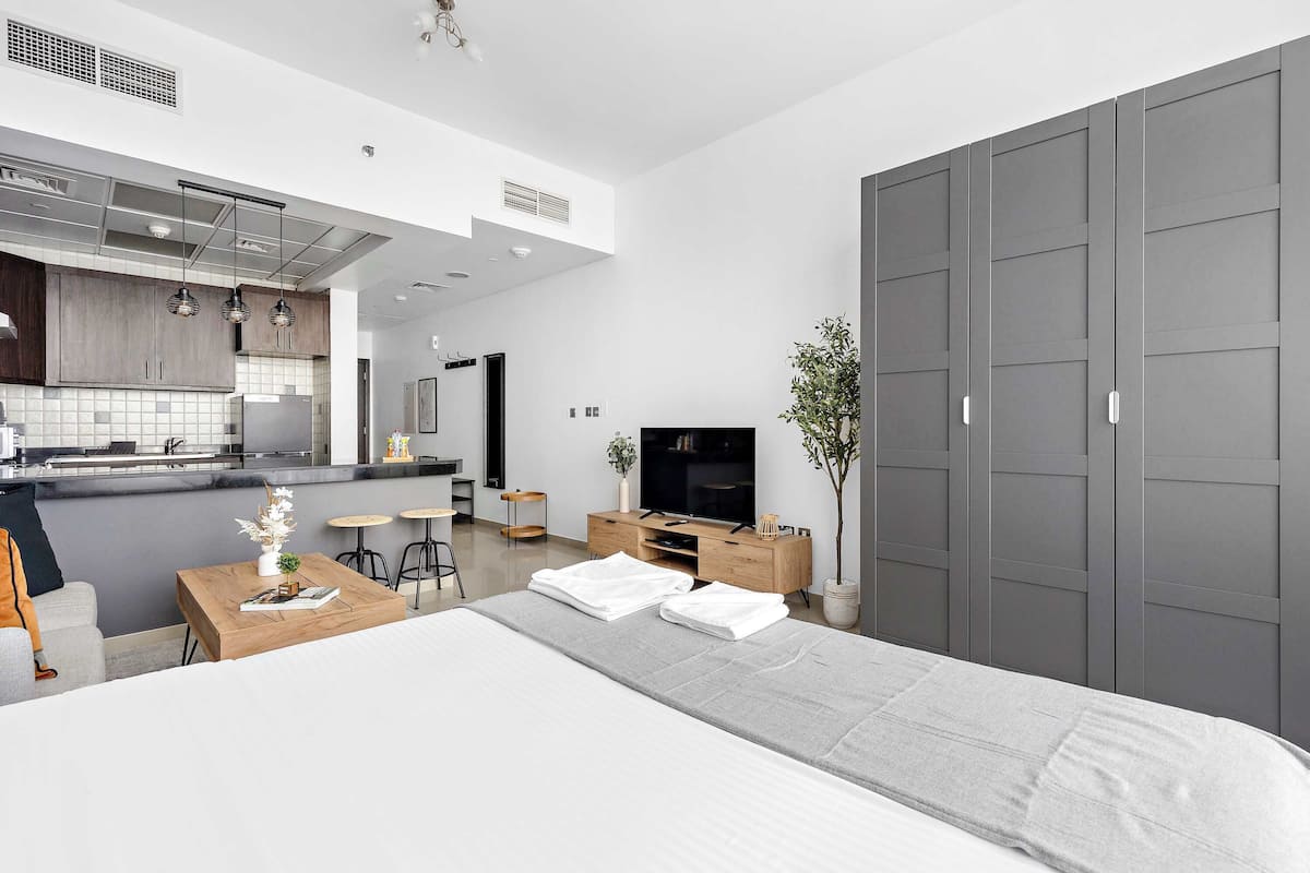 Superior Studio, 1 Queen Bed, Non Smoking | Premium bedding, memory foam beds, in-room safe, individually decorated