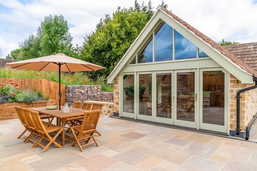 Little Hideaway - Vier Schlafzimmer Villa, Schläft 8