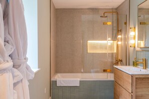 Luokittelematon kuva, 5 kautta 24, painike