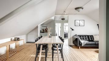 Basic Studio | Individually decorated, individually furnished, free WiFi, bed sheets