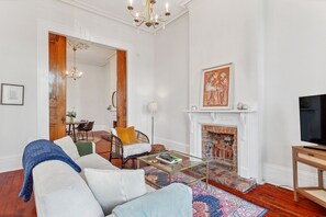 Smart TV - Lower Garden District, Prime location, Pet friendly, Renovated (New Orleans)