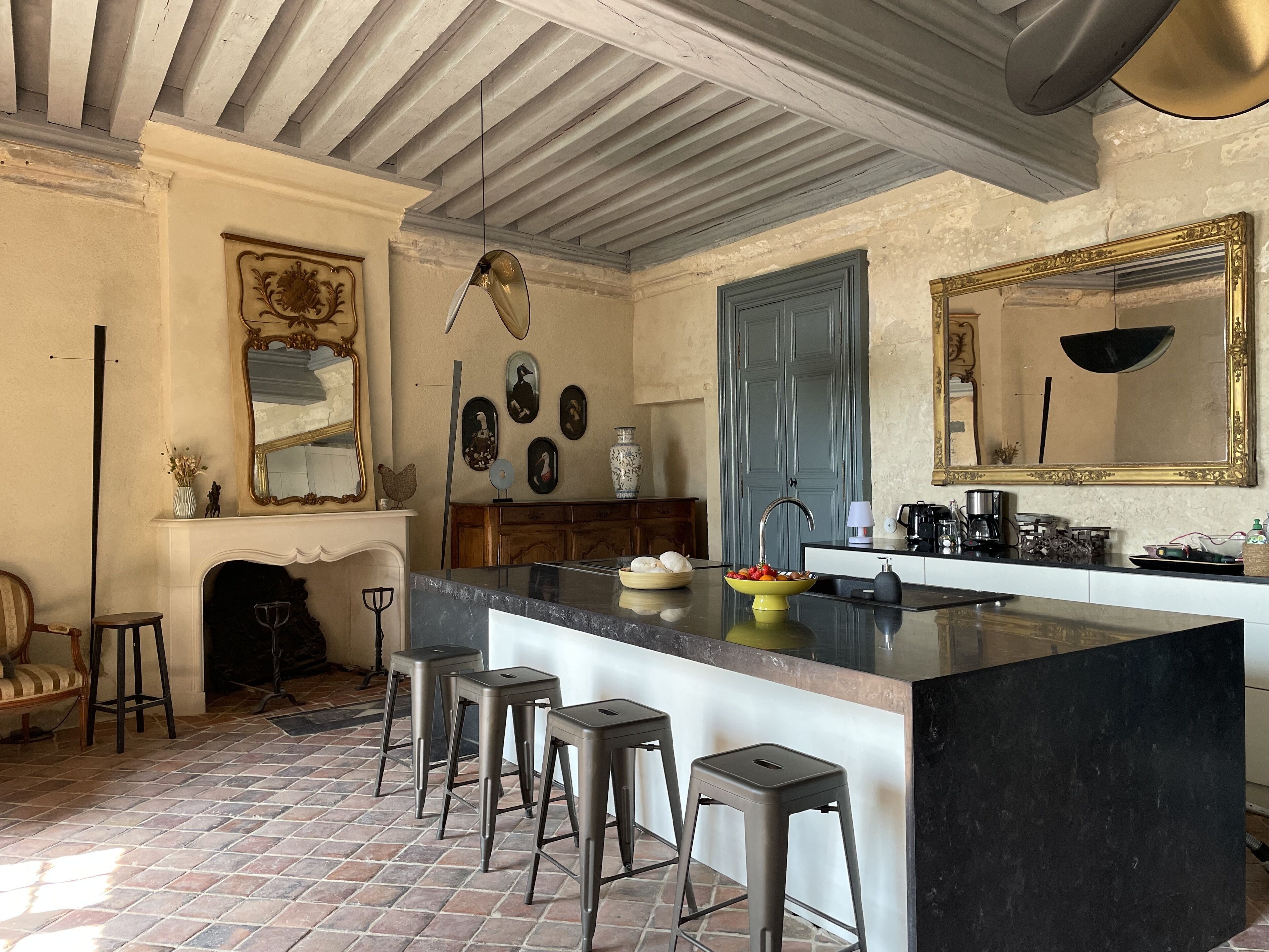 Køleskab, mikrobølgeovn, ovn, kogeplade