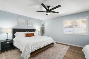 4 bedrooms, iron/ironing board, travel cot, free WiFi - Game House Hot Tub Basketball Court (Glendale)