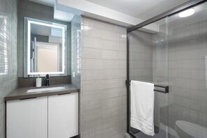 Bathroom - Private Modern Luxury Corner Studio Ocean View (Honolulu)