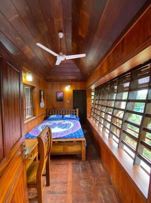 2 chambres, bureau, accès au Wi-Fi (inclus)