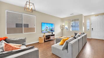 TV, caminetto, videogiochi, libri