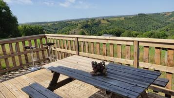 屋外ダイニングエリア