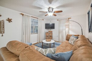 Apartment, 2 Bedrooms, Balcony | Living area