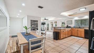 House, 2 Bedrooms, Terrace | Private kitchen | Microwave, oven, dishwasher, coffee/tea maker