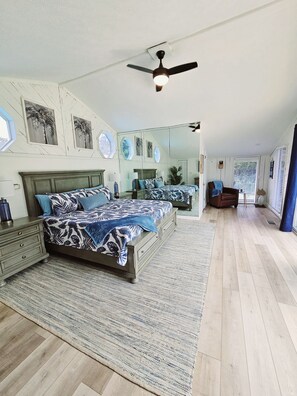 2 bedrooms, individually decorated, desk, laptop workspace - Manatee Cove Main House Star5vacations (Spring Hill)