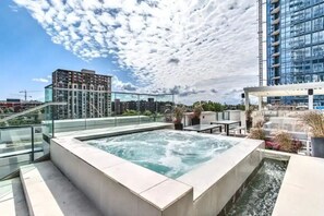 Innenpool, Außenpool