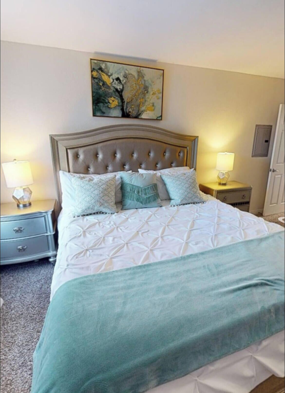 1 slaapkamer, een strijkplank/strijkijzer, gratis wifi, beddengoed