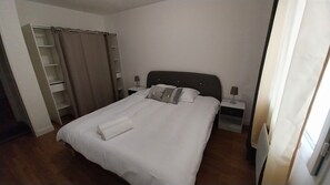 3 bedrooms, desk, iron/ironing board, WiFi - Cozy house for 6 people 27 min from Château Fontainebleau (La Grande-Paroisse)