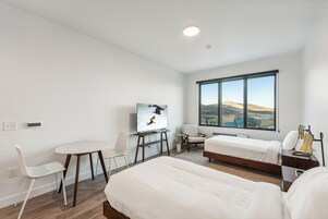 Room, 2 Katil Bujang (Single), Kitchen, Slope side | Peralatan tempat tidur hipoalergenik, tilam berlapik 