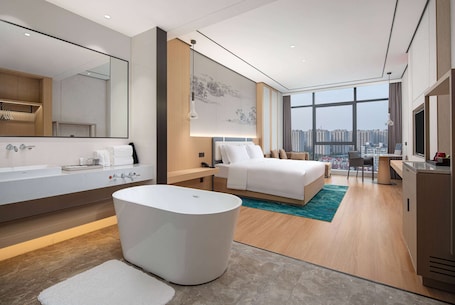 Deluxe Room, 1 King Bed, Non Smoking. Ramada Encore By Wyndham Jinan Shanghe