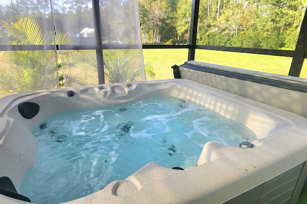Bain à remous extérieur