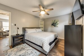 1 habitación, escritorio, tabla de planchar con plancha y wifi gratis 