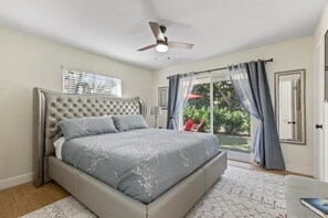 3 bedrooms, travel crib, WiFi, bed sheets - Dreamful Lake House. Amazing Waterfront delight. (Melbourne)