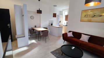 Deluxe Compact Suite | Living area