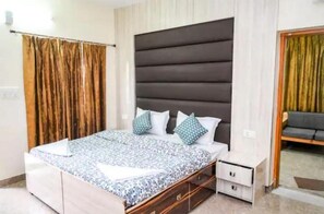 3 bedrooms, free WiFi, bed sheets