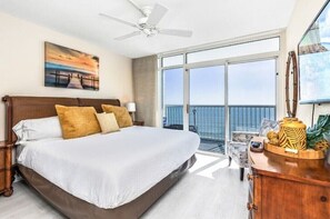 1 bedroom, in-room safe, desk, iron/ironing board - A direct ocean front 1 king bedroom with wash & dryer inside this deluxe unit. (Myrtle Beach)