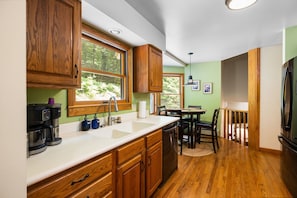 Fridge, microwave, oven, stovetop - Cozy 3 Bed 3 Bath located within minutes to Downtown Traverse City (Traverse City)