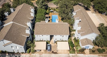 I00 - Gated Irving 2BR | DFW 10Min | Patio + Pool