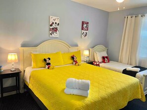 1 Schlafzimmer, Schreibtisch, Bügeleisen/Bügelbrett, Reisekinderbett
