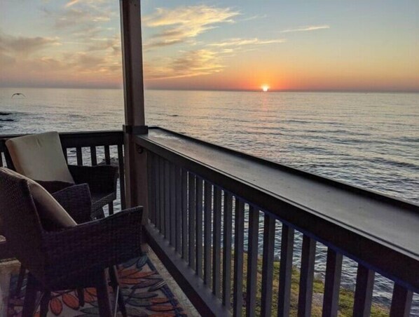 Property grounds - Perfectly Remodeled Condo w/ Panoramic Ocean Views
(San Diego)