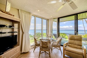 Suite, 1 Bedroom (1 King Bed) | Living area - Mahina Surf (Lahaina)
