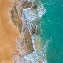 En la playa