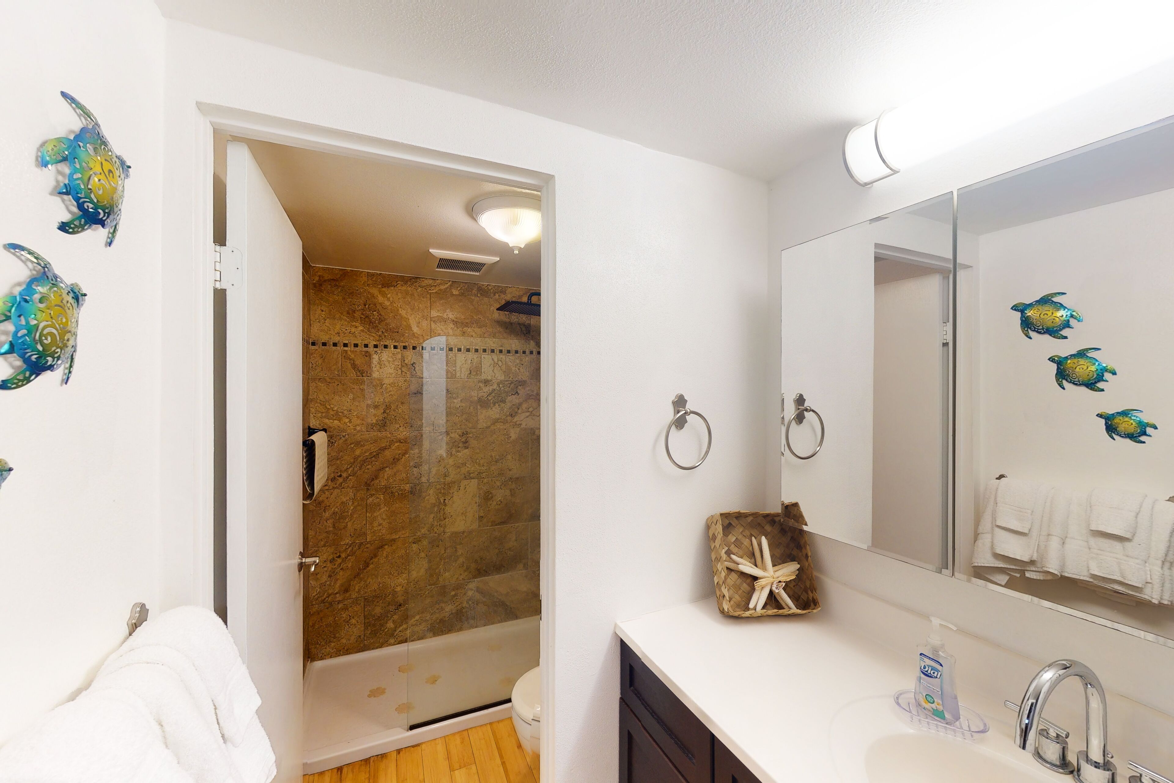 Condo, 1 Bedroom | Bathroom | Free toiletries