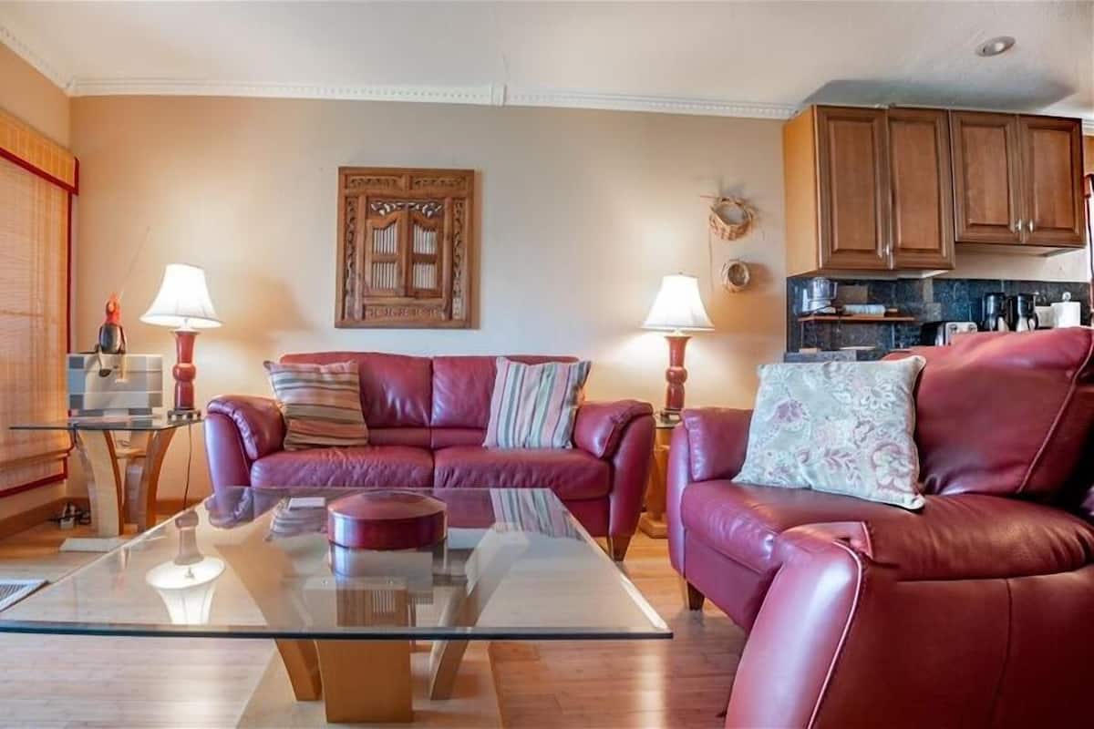 Apartment, 2 Bedrooms | Living area