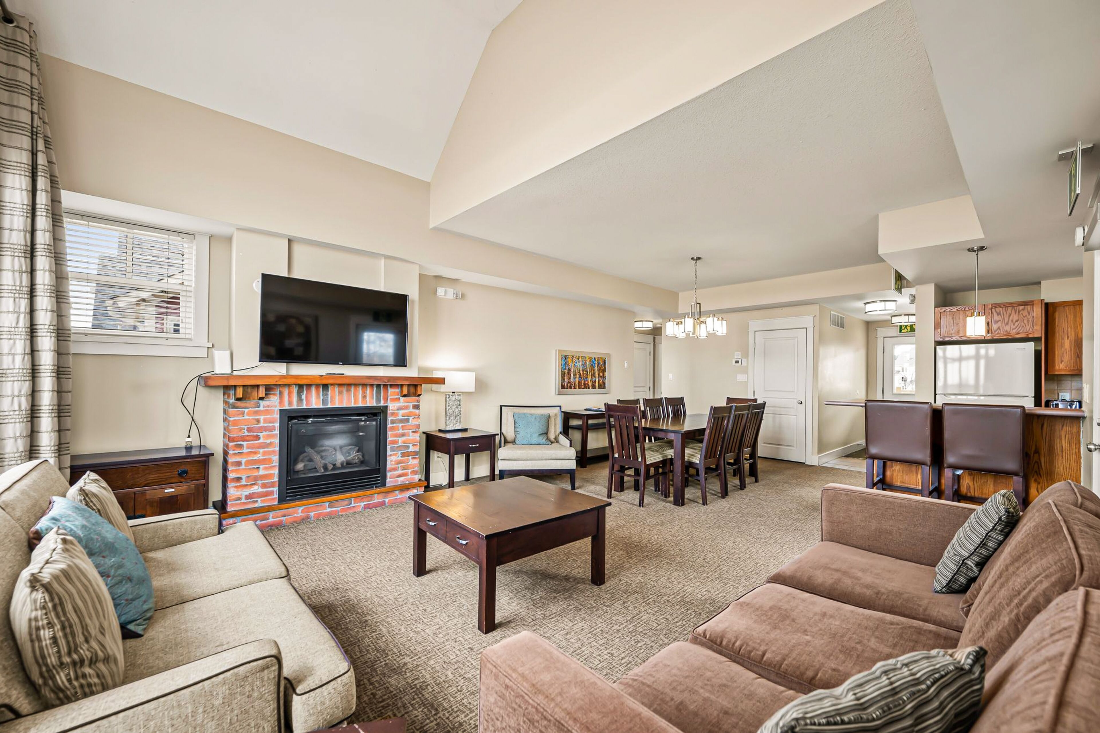 Townhome, 3 Bedrooms | Living area