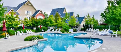 Sesongbasert utendørsbasseng