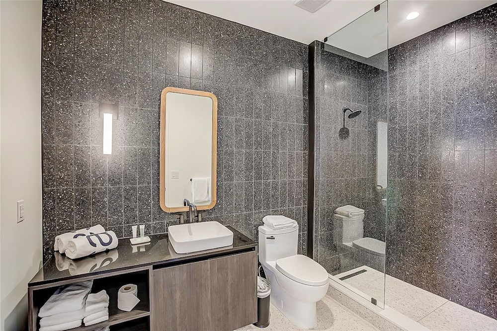 Natiivo Austin by null