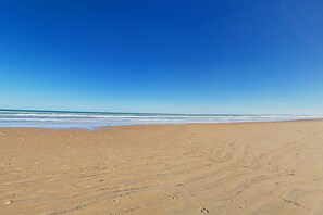 On the beach - Suntide II Condominiums (South Padre Island)