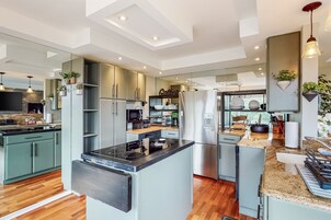 Apartment, 2 Bedrooms | Private kitchen