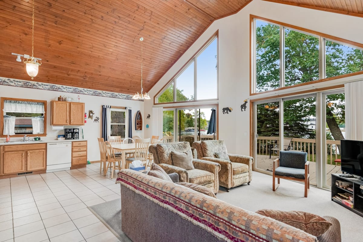 Condo, 3 Bedrooms | Living area