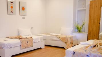 Luxury Suite, Beach View | 2 bilik tidur, meja, kalis bunyi, cadar katil