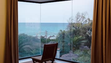 Superior Suite, Sea View | 2 bedrooms, desk, soundproofing, bed sheets